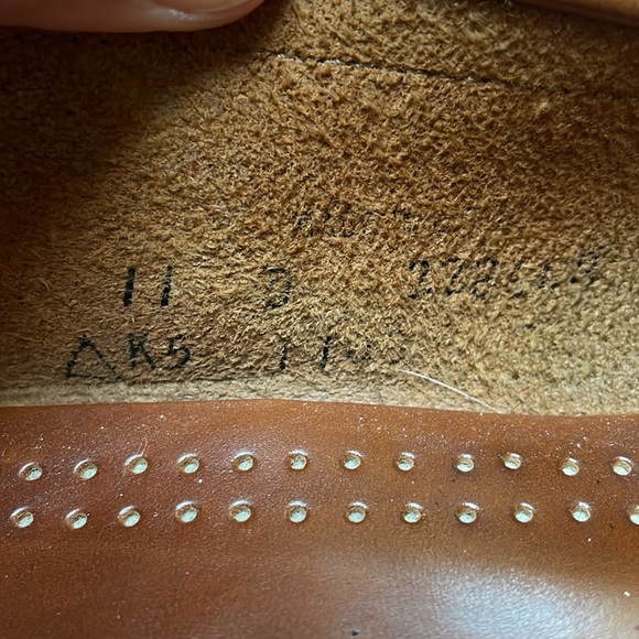 Men’s Cole Haan loafers. Sz 11D. Leather. Fringe buckle. Handsewn Good condition - Picture 3 of 10